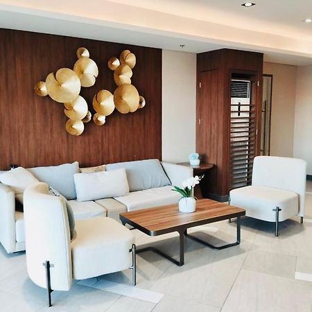 Rj Elite Escape 2Br Condo W Balcony Near Sm Iloilo Exterior foto