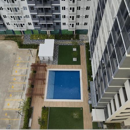 Rj Elite Escape 2Br Condo W Balcony Near Sm Iloilo Exterior foto