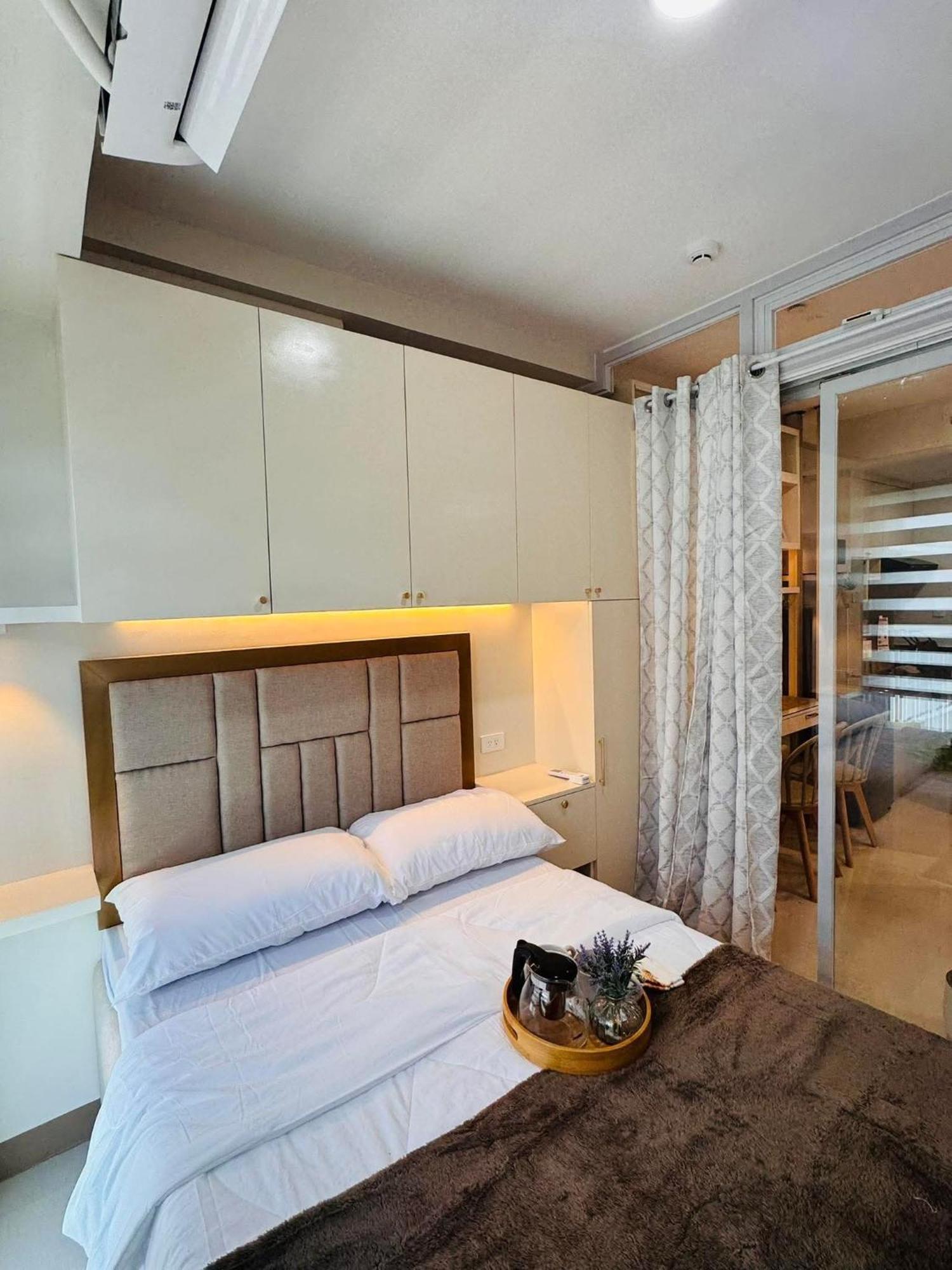 Rj Elite Escape 2Br Condo W Balcony Near Sm Iloilo Exterior foto