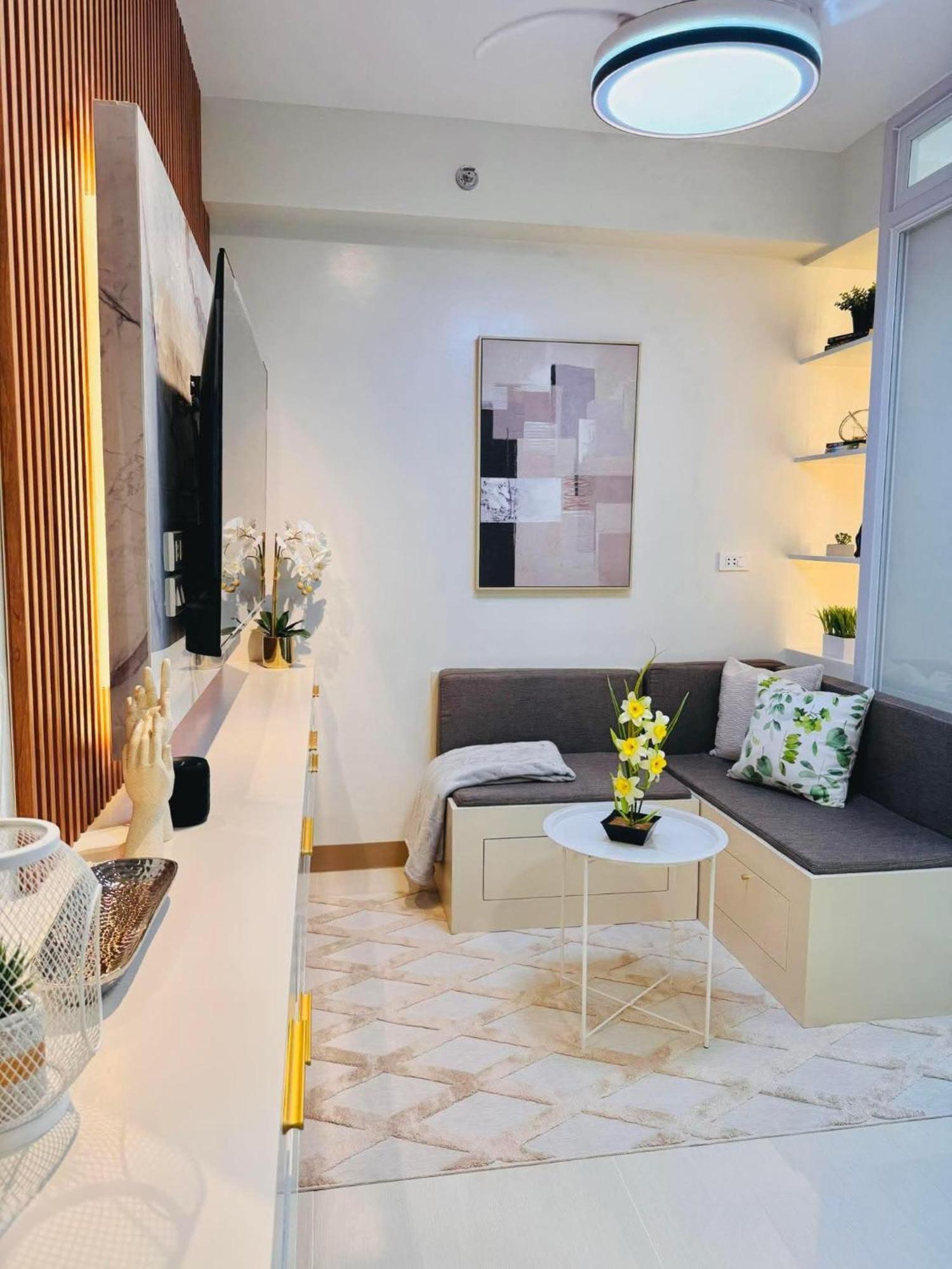 Rj Elite Escape 2Br Condo W Balcony Near Sm Iloilo Exterior foto