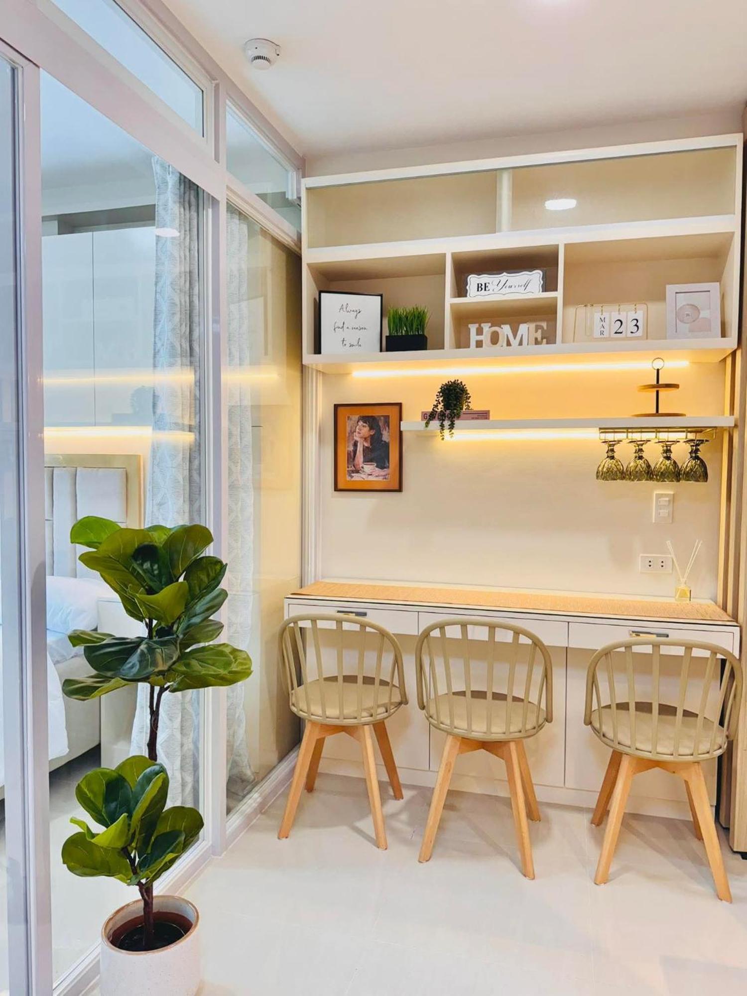 Rj Elite Escape 2Br Condo W Balcony Near Sm Iloilo Exterior foto