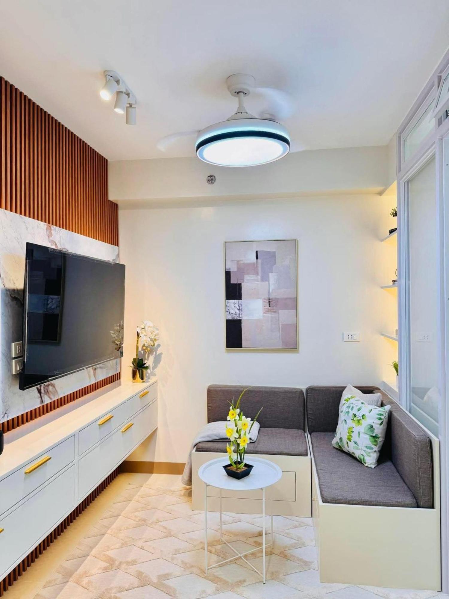 Rj Elite Escape 2Br Condo W Balcony Near Sm Iloilo Exterior foto
